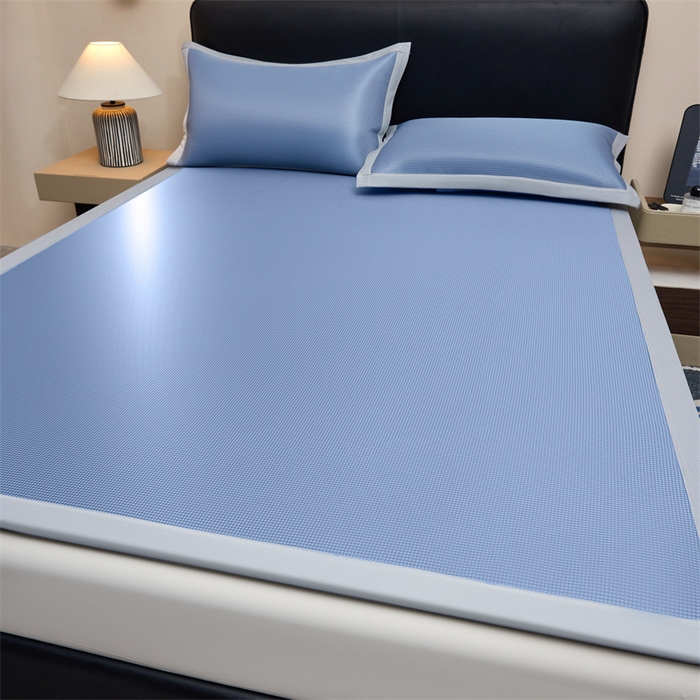 91家纺网 家纺一手货源 找家纺 （总）雯豆家纺 2026春夏新款碳光冰丝席子三件套加厚三明治冰丝软席平铺席凉席席子