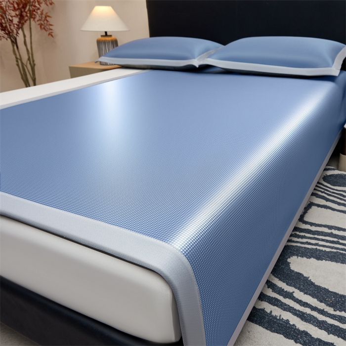 91家纺网 家纺一手货源 找家纺 （总）雯豆家纺 2026春夏新款碳光冰丝席子三件套加厚三明治冰丝软席平铺席凉席席子