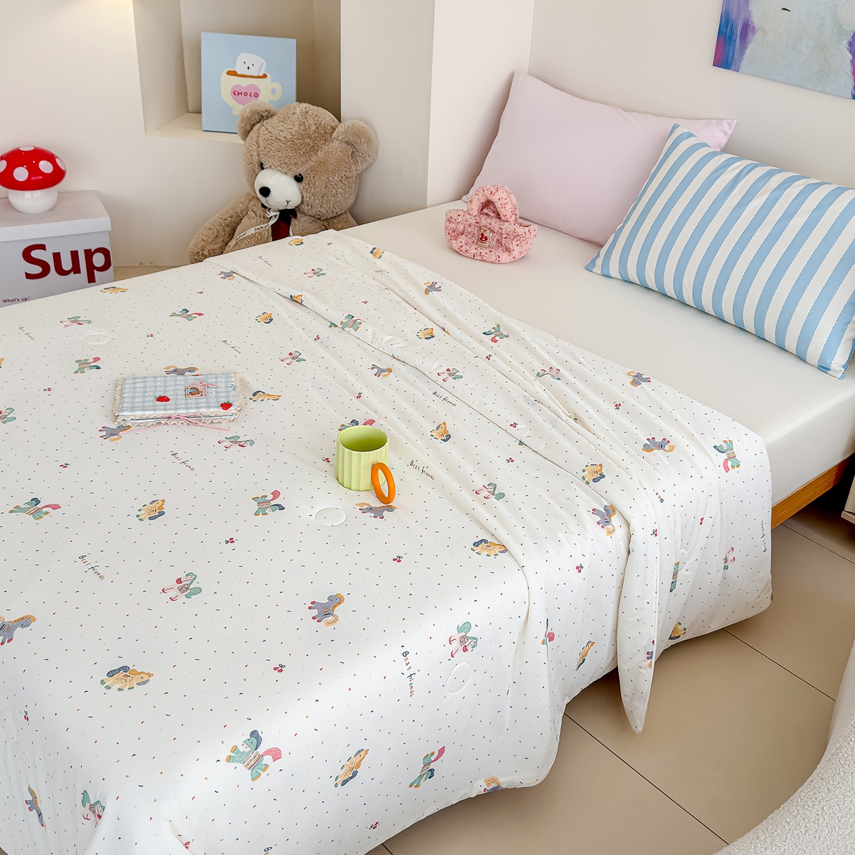 91家纺网 家纺一手货源 找家纺 芯恋家居 2026年新款小冰川凉感夏被冰皮凉感印花夏被凉感丝夏被（四周踩棉工艺） 彩虹小马