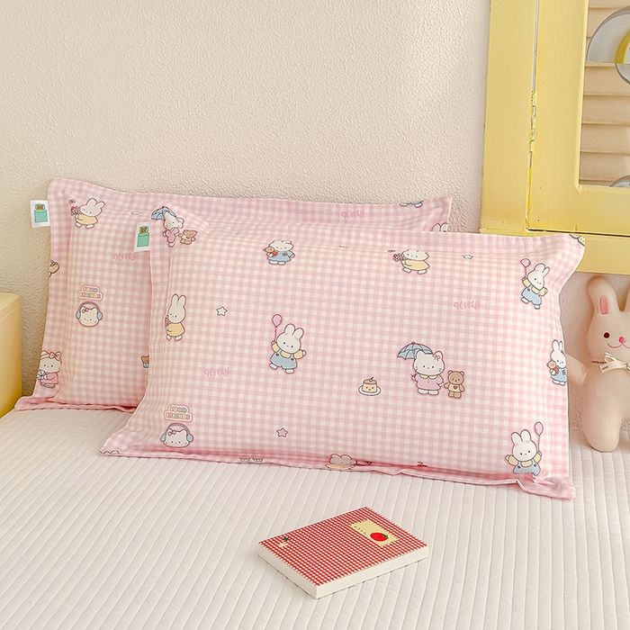 91家纺网 家纺一手货源 找家纺 良佐生活  2026年新款铂金全棉压线枕套 乐兔粉