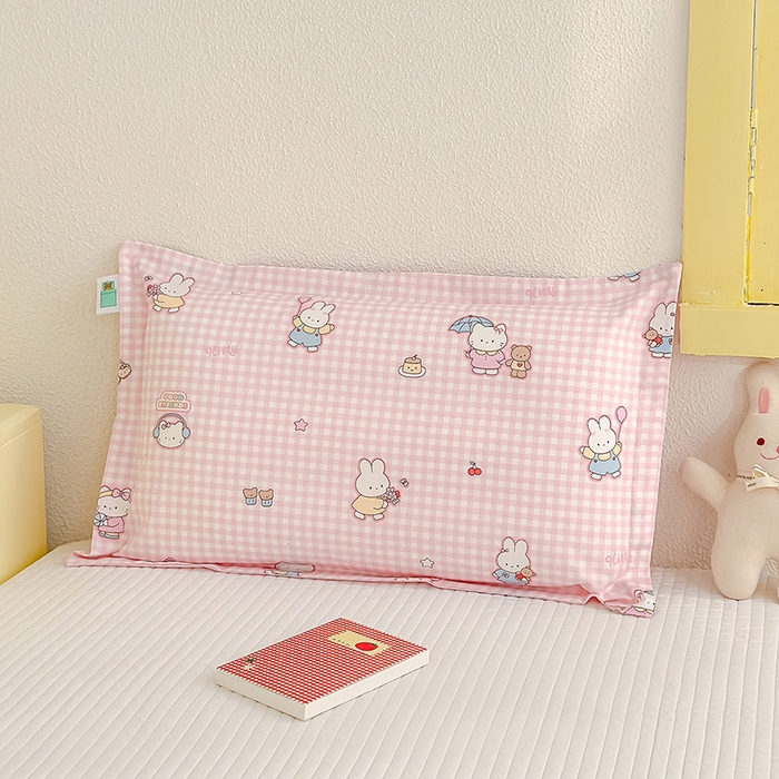 91家纺网 家纺一手货源 找家纺 良佐生活  2026年新款铂金全棉压线枕套 乐兔粉