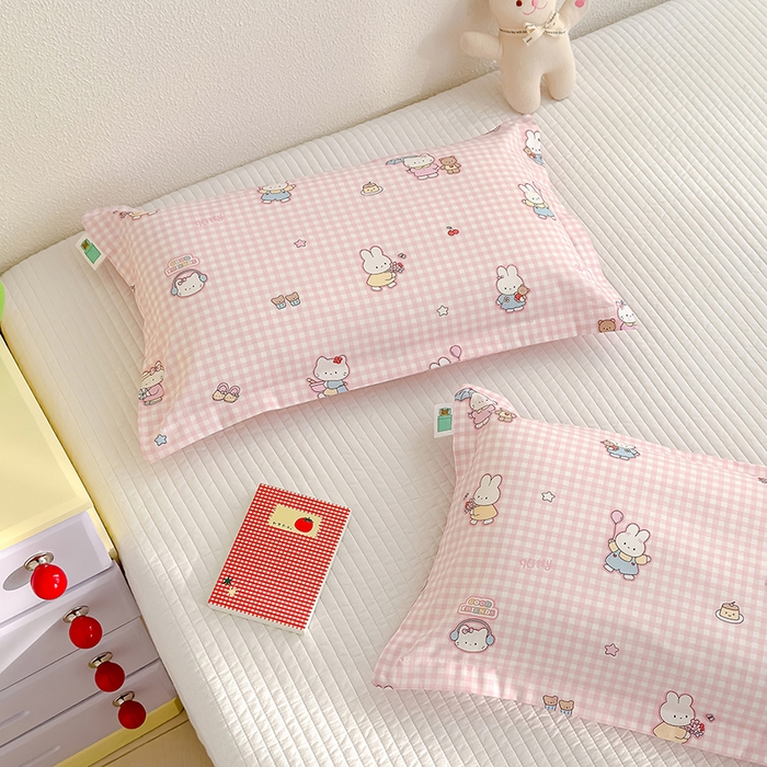 91家纺网 家纺一手货源 找家纺 良佐生活  2026年新款铂金全棉压线枕套 乐兔粉