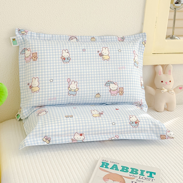 91家纺网 家纺一手货源 找家纺 良佐生活  2026年新款铂金全棉压线枕套 乐兔蓝