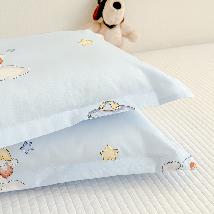 91家纺网 家纺一手货源 找家纺 良佐生活  2026年新款铂金全棉压线枕套 太空探险