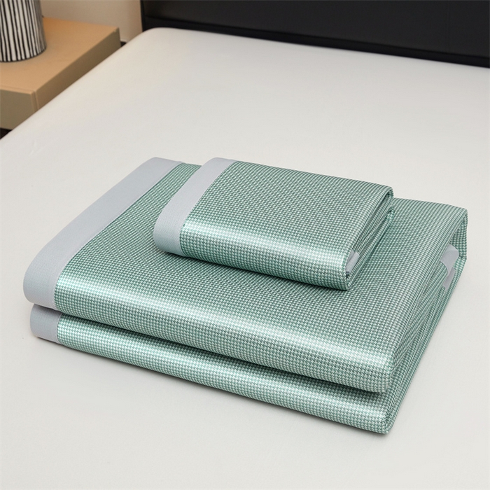 91家纺网 家纺一手货源 找家纺 （总）雯豆家纺 2026春夏新款碳光冰丝席子三件套加厚三明治冰丝软席平铺席凉席席子