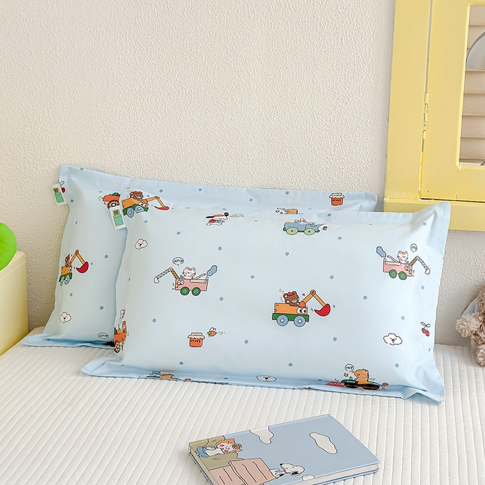 91家纺网 家纺一手货源 找家纺 良佐生活  2026年新款铂金全棉压线枕套 挖机小分队