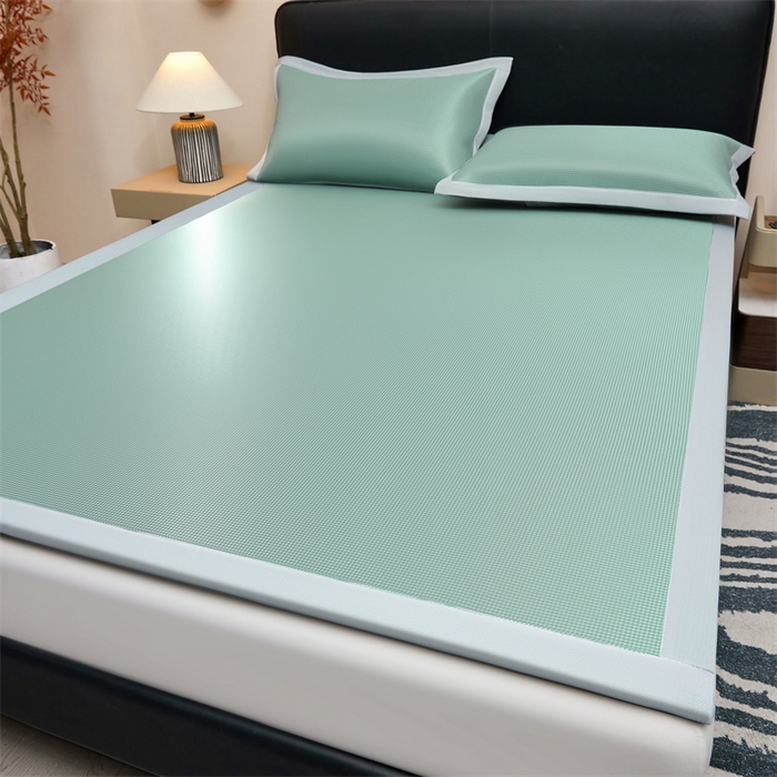 91家纺网 家纺一手货源 找家纺 雯豆家纺 2026春夏新款碳光冰丝席子三件套加厚三明治冰丝软席平铺席凉席席子 千鸟格-绑带款-松石绿