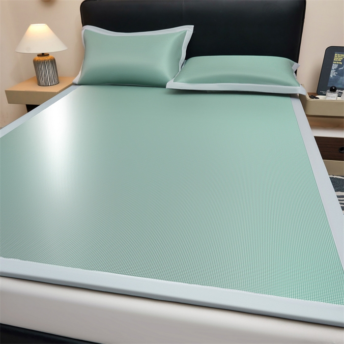 91家纺网 家纺一手货源 找家纺 雯豆家纺 2026春夏新款碳光冰丝席子三件套加厚三明治冰丝软席平铺席凉席席子 千鸟格-绑带款-松石绿