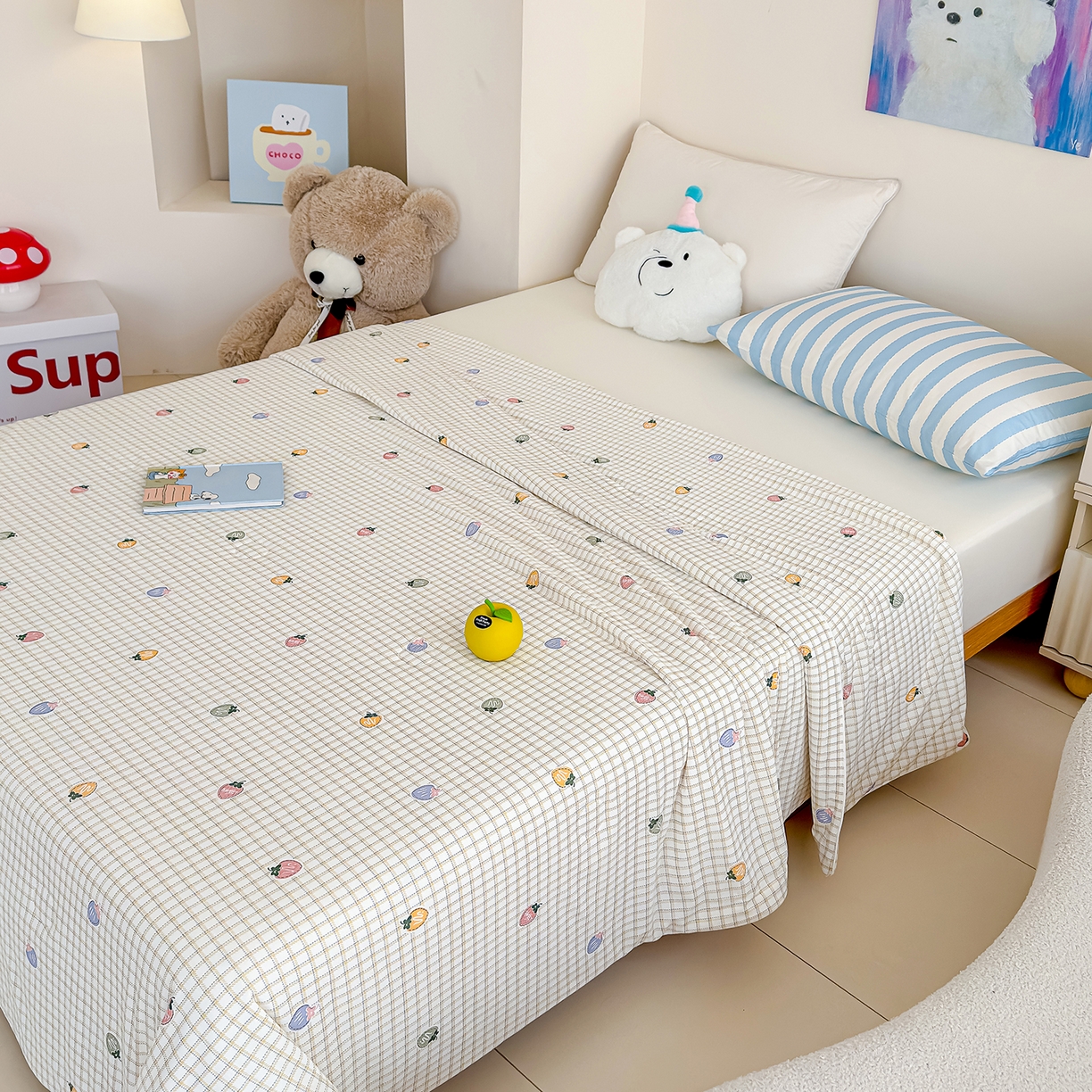 91家纺网 家纺一手货源 找家纺 芯恋家居 2026年新款小冰川凉感夏被冰皮凉感印花夏被凉感丝夏被（四周踩棉工艺） 格纹莓莓