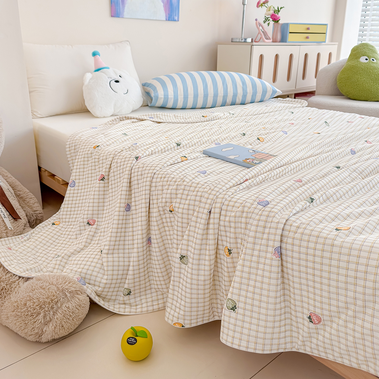 91家纺网 家纺一手货源 找家纺 芯恋家居 2026年新款小冰川凉感夏被冰皮凉感印花夏被凉感丝夏被（四周踩棉工艺） 格纹莓莓