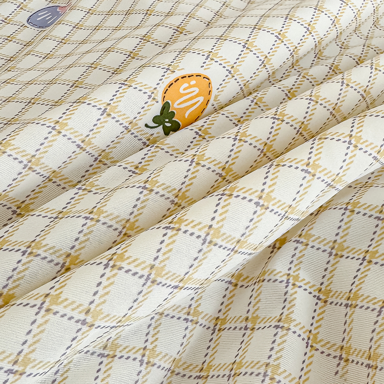 91家纺网 家纺一手货源 找家纺 芯恋家居 2026年新款小冰川凉感夏被冰皮凉感印花夏被凉感丝夏被（四周踩棉工艺） 格纹莓莓