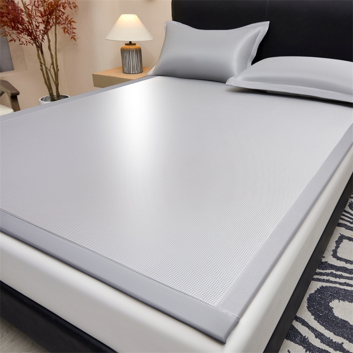 91家纺网 家纺一手货源 找家纺 雯豆家纺 2026春夏新款碳光冰丝席子三件套加厚三明治冰丝软席平铺席凉席席子 千鸟格-绑带款-银帆灰