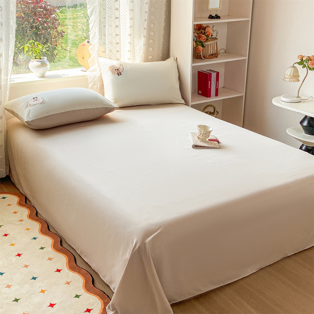 91家纺网 家纺一手货源 找家纺 优贝家纺 2026新款水洗真丝天丝专版贴布绣四件套 绅士小熊