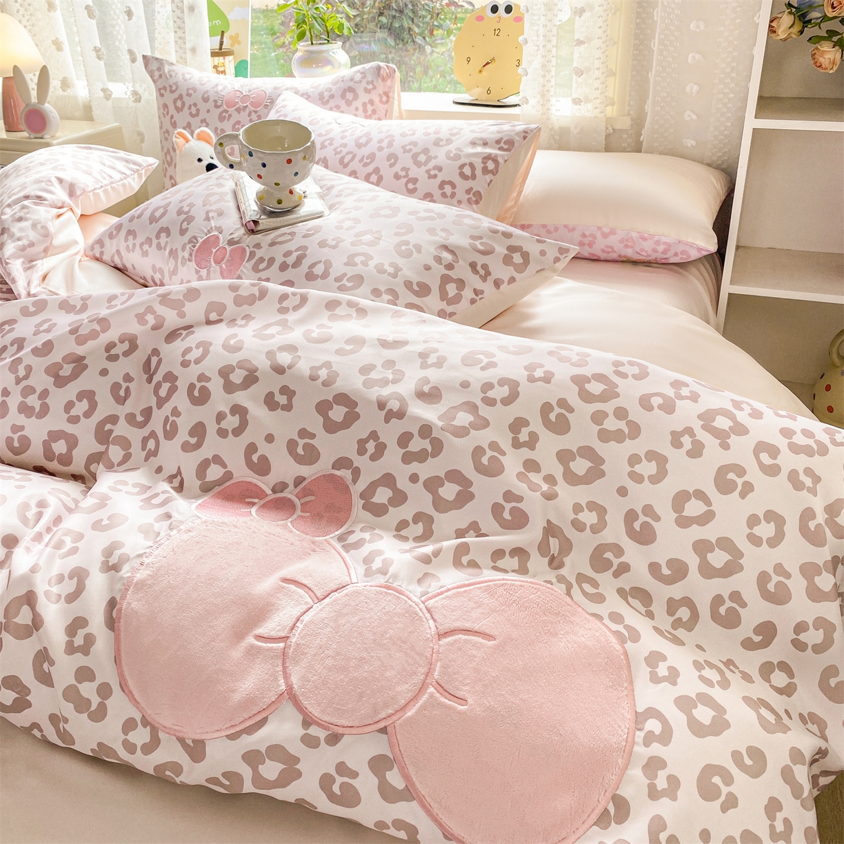 91家纺网 家纺一手货源 找家纺 优贝家纺 2026新款水洗真丝天丝专版贴布绣四件套 蝴蝶结