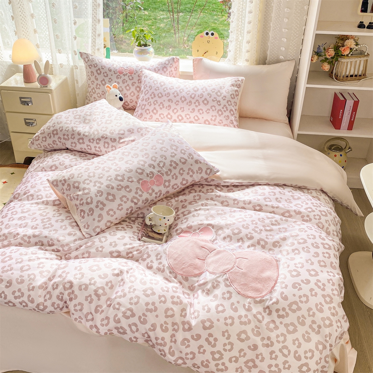 91家纺网 家纺一手货源 找家纺 优贝家纺 2026新款水洗真丝天丝专版贴布绣四件套 蝴蝶结