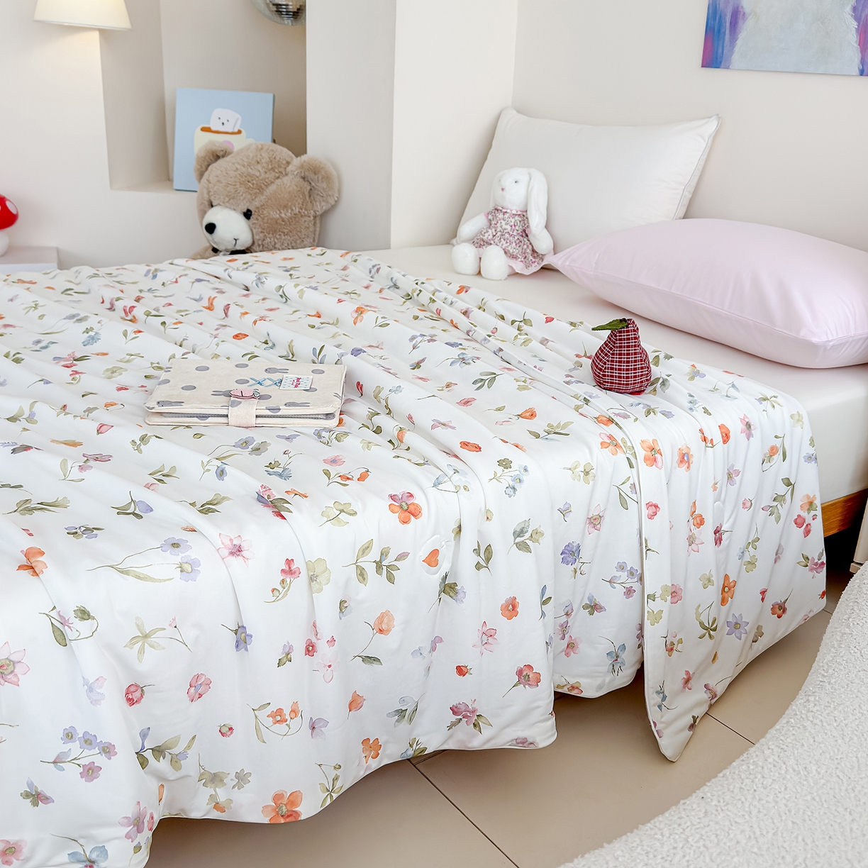 91家纺网 家纺一手货源 找家纺 芯恋家居 2026年新款小冰川凉感夏被冰皮凉感印花夏被凉感丝夏被（四周踩棉工艺） 梨落繁花