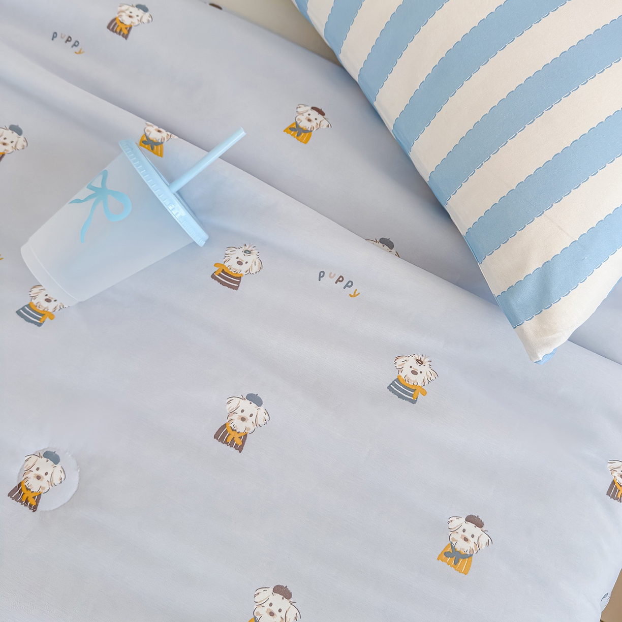 91家纺网 家纺一手货源 找家纺 芯恋家居 2026年新款小冰川凉感夏被冰皮凉感印花夏被凉感丝夏被（四周踩棉工艺） 萌趣小狗