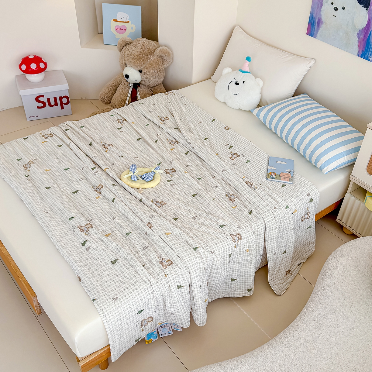 91家纺网 家纺一手货源 找家纺 芯恋家居 2026年新款小冰川凉感夏被冰皮凉感印花夏被凉感丝夏被（四周踩棉工艺） 森林小熊