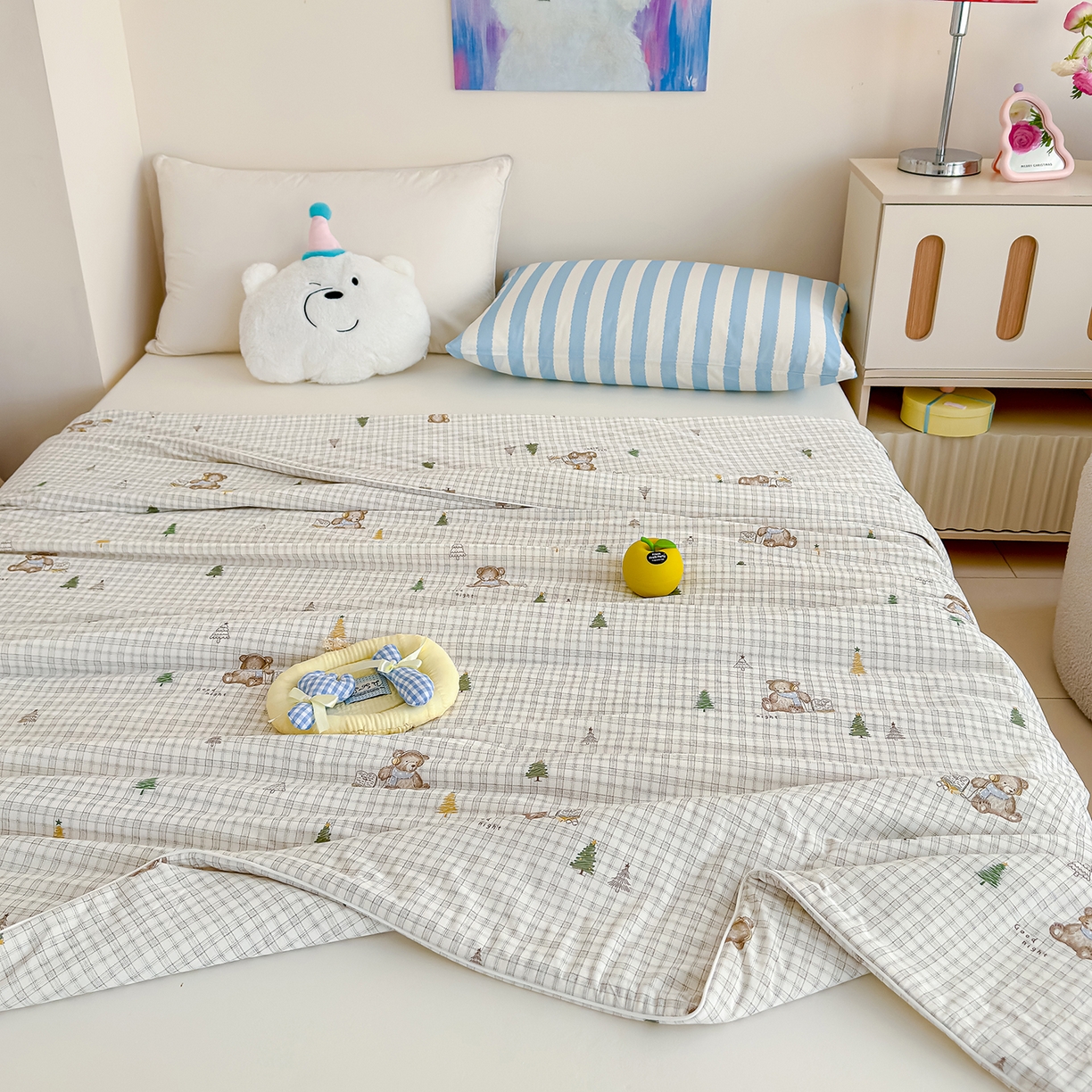 91家纺网 家纺一手货源 找家纺 芯恋家居 2026年新款小冰川凉感夏被冰皮凉感印花夏被凉感丝夏被（四周踩棉工艺） 森林小熊