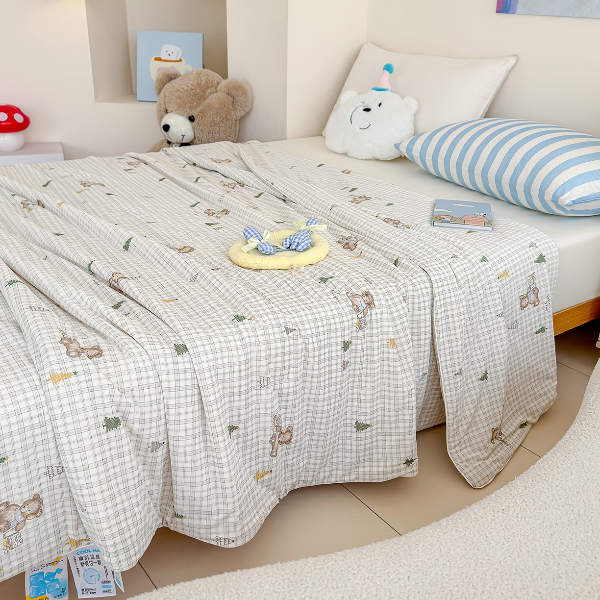 91家纺网 家纺一手货源 找家纺 芯恋家居 2026年新款小冰川凉感夏被冰皮凉感印花夏被凉感丝夏被（四周踩棉工艺） 森林小熊