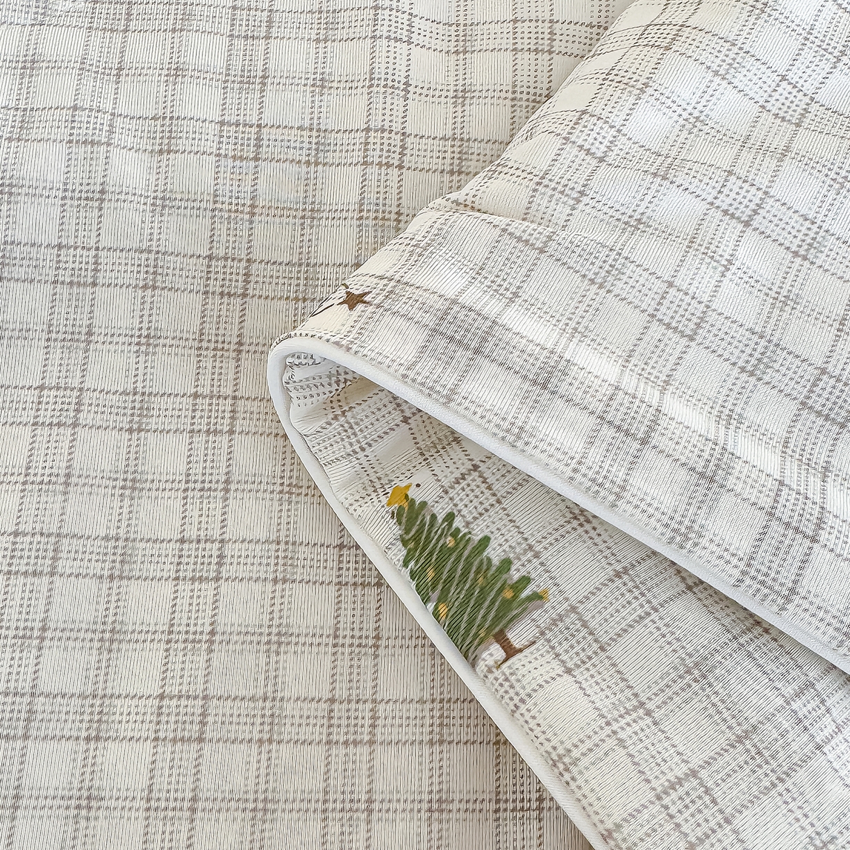 91家纺网 家纺一手货源 找家纺 芯恋家居 2026年新款小冰川凉感夏被冰皮凉感印花夏被凉感丝夏被（四周踩棉工艺） 森林小熊