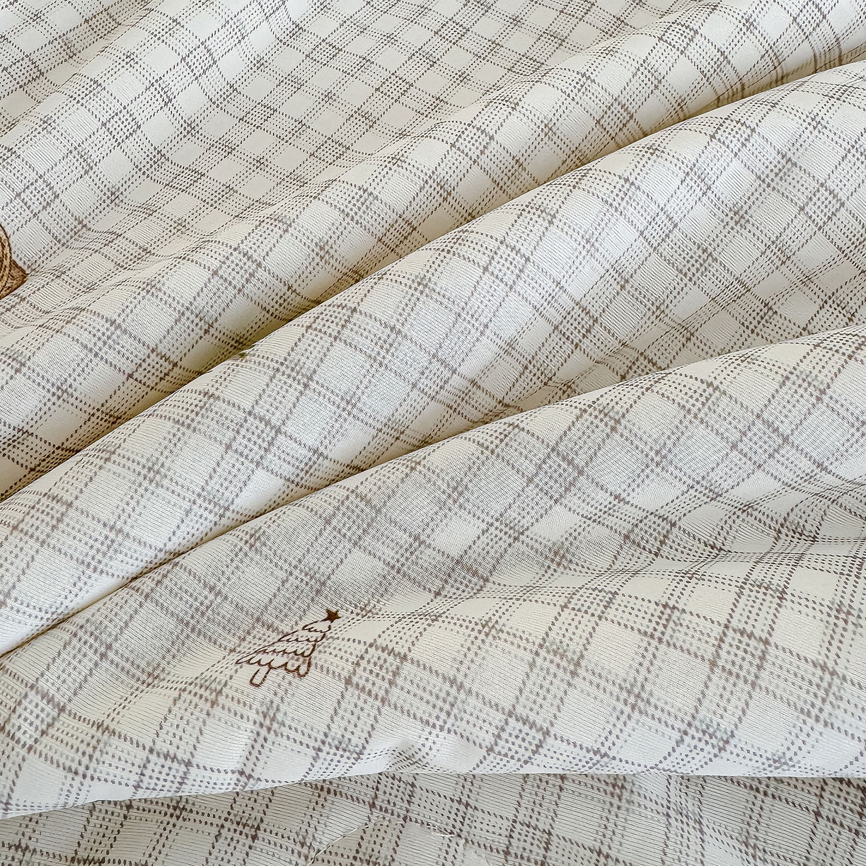 91家纺网 家纺一手货源 找家纺 芯恋家居 2026年新款小冰川凉感夏被冰皮凉感印花夏被凉感丝夏被（四周踩棉工艺） 森林小熊