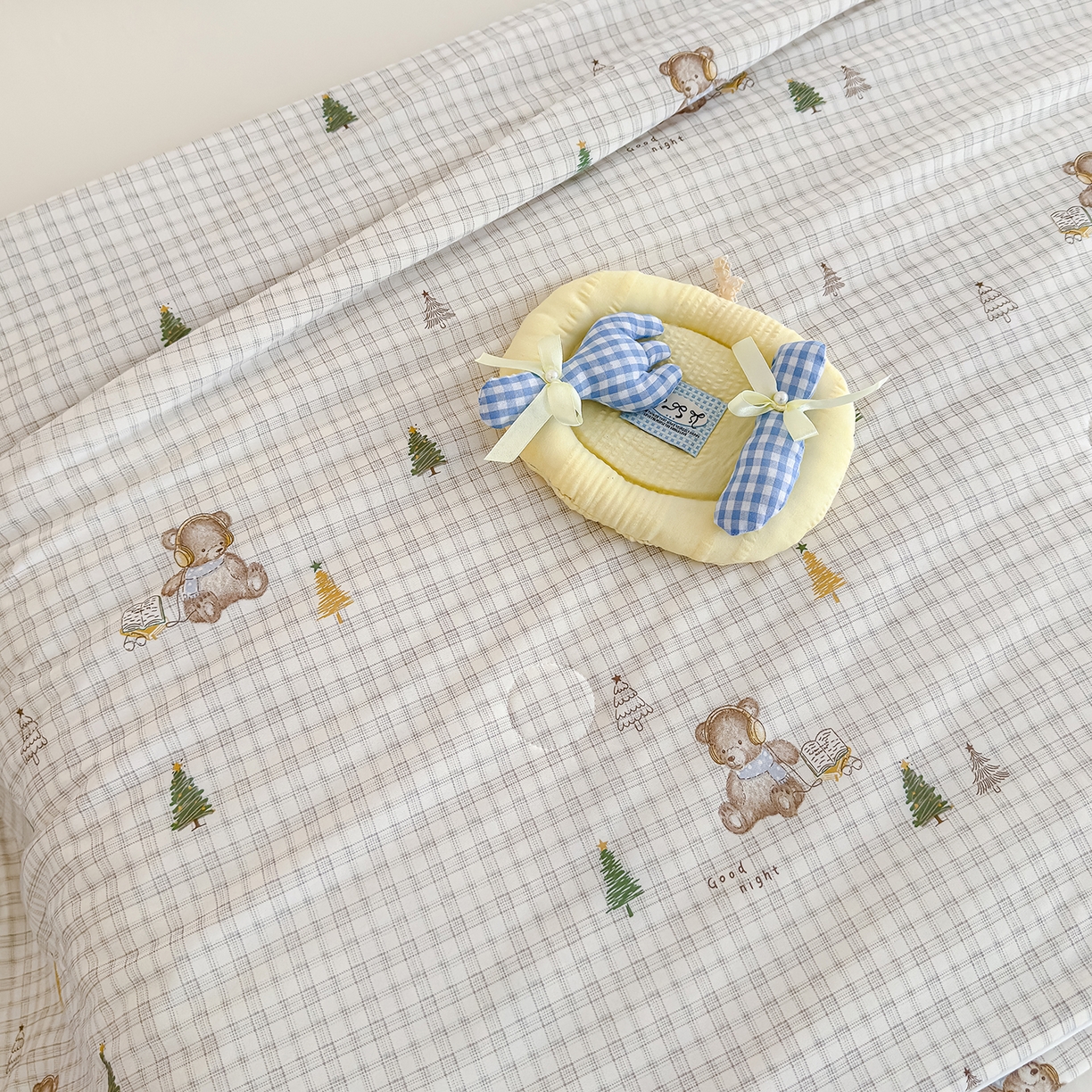 91家纺网 家纺一手货源 找家纺 芯恋家居 2026年新款小冰川凉感夏被冰皮凉感印花夏被凉感丝夏被（四周踩棉工艺） 森林小熊