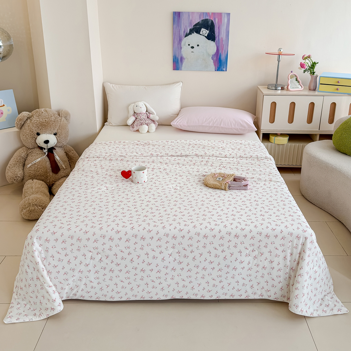 91家纺网 家纺一手货源 找家纺 芯恋家居 2026年新款小冰川凉感夏被冰皮凉感印花夏被凉感丝夏被（四周踩棉工艺） 素花轻语