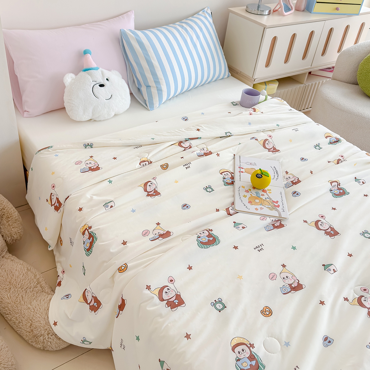 91家纺网 家纺一手货源 找家纺 芯恋家居 2026年新款小冰川凉感夏被冰皮凉感印花夏被凉感丝夏被（四周踩棉工艺） 甜梦星仔