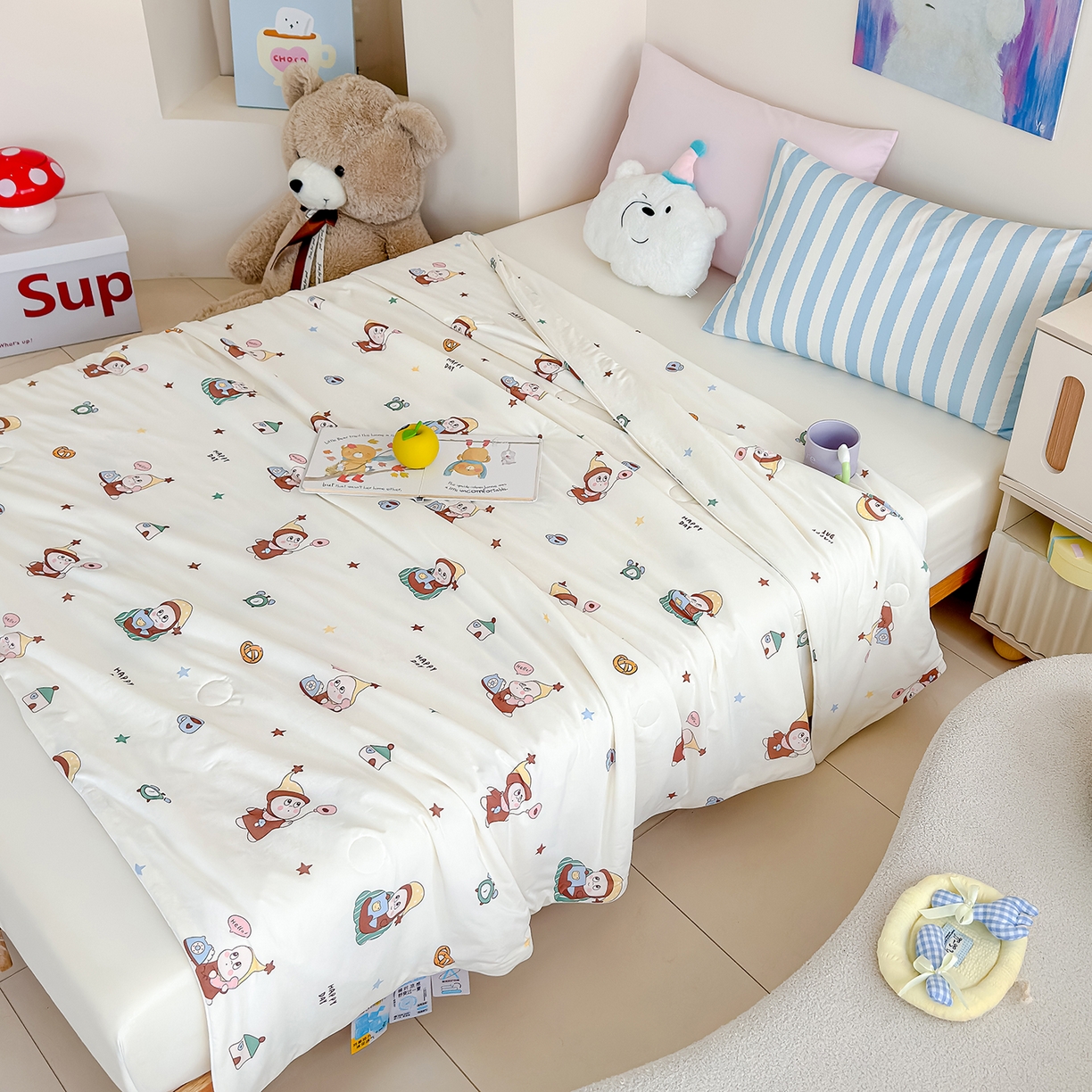 91家纺网 家纺一手货源 找家纺 芯恋家居 2026年新款小冰川凉感夏被冰皮凉感印花夏被凉感丝夏被（四周踩棉工艺） 甜梦星仔