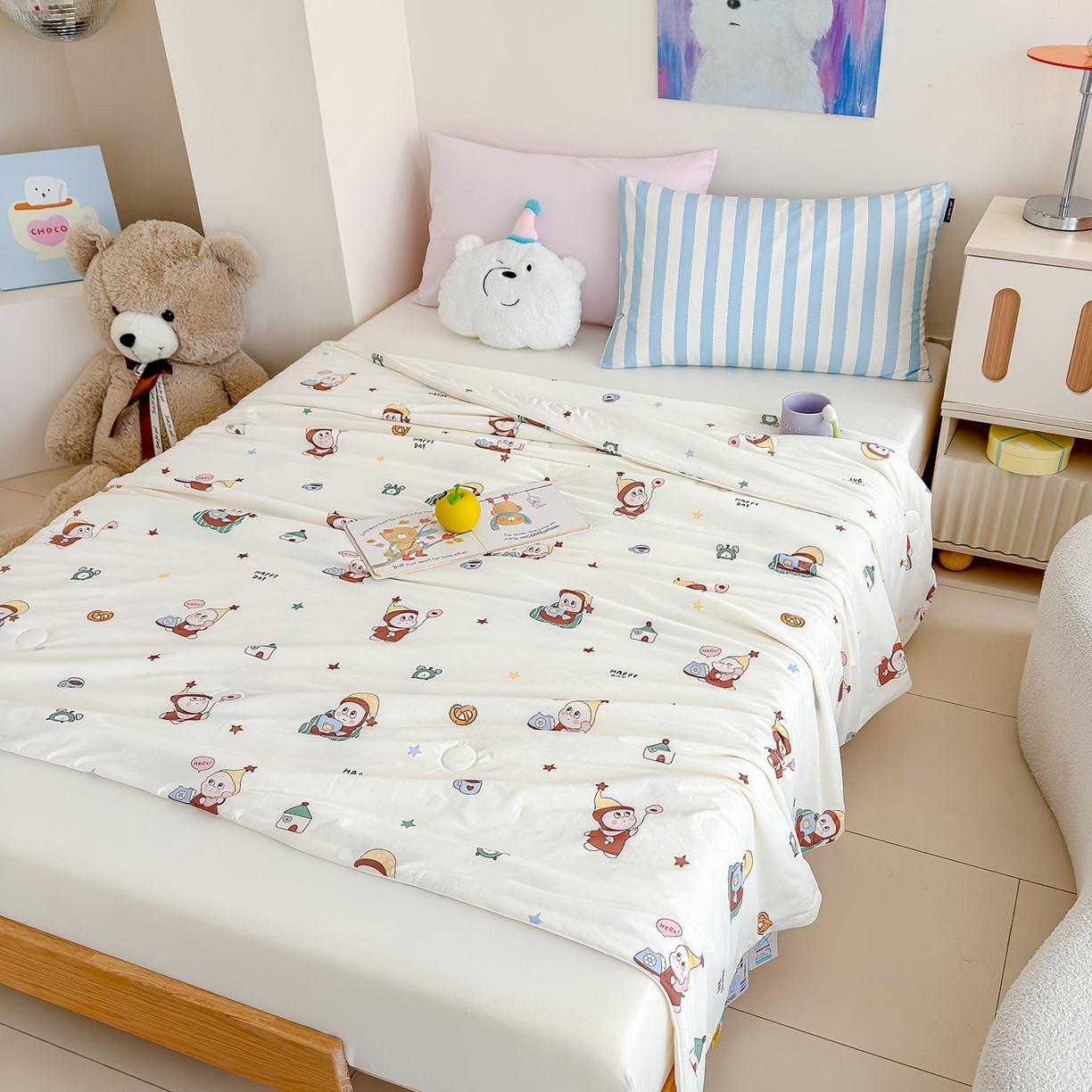 91家纺网 家纺一手货源 找家纺 芯恋家居 2026年新款小冰川凉感夏被冰皮凉感印花夏被凉感丝夏被（四周踩棉工艺） 甜梦星仔