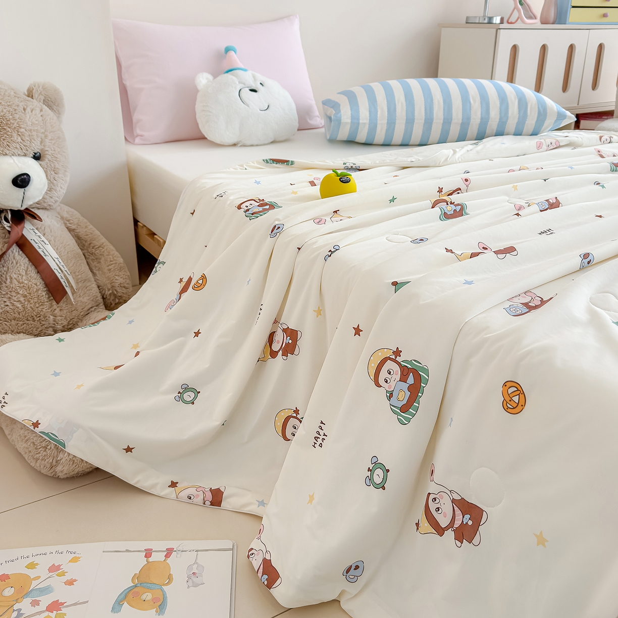 91家纺网 家纺一手货源 找家纺 芯恋家居 2026年新款小冰川凉感夏被冰皮凉感印花夏被凉感丝夏被（四周踩棉工艺） 甜梦星仔