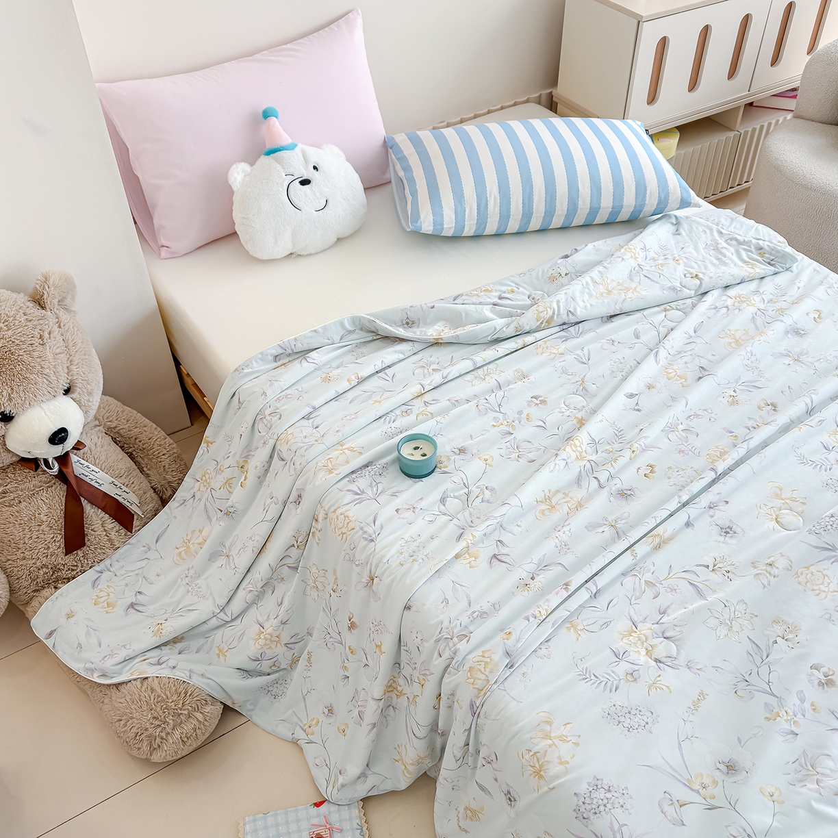 91家纺网 家纺一手货源 找家纺 芯恋家居 2026年新款小冰川凉感夏被冰皮凉感印花夏被凉感丝夏被（四周踩棉工艺） 雾里寻花