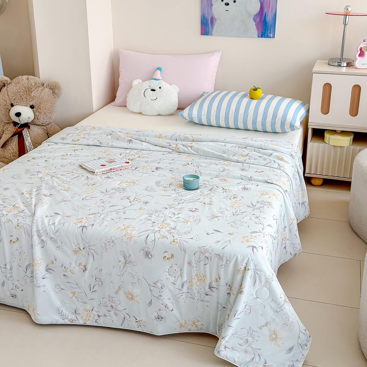 91家纺网 家纺一手货源 找家纺 芯恋家居 2026年新款小冰川凉感夏被冰皮凉感印花夏被凉感丝夏被（四周踩棉工艺） 雾里寻花