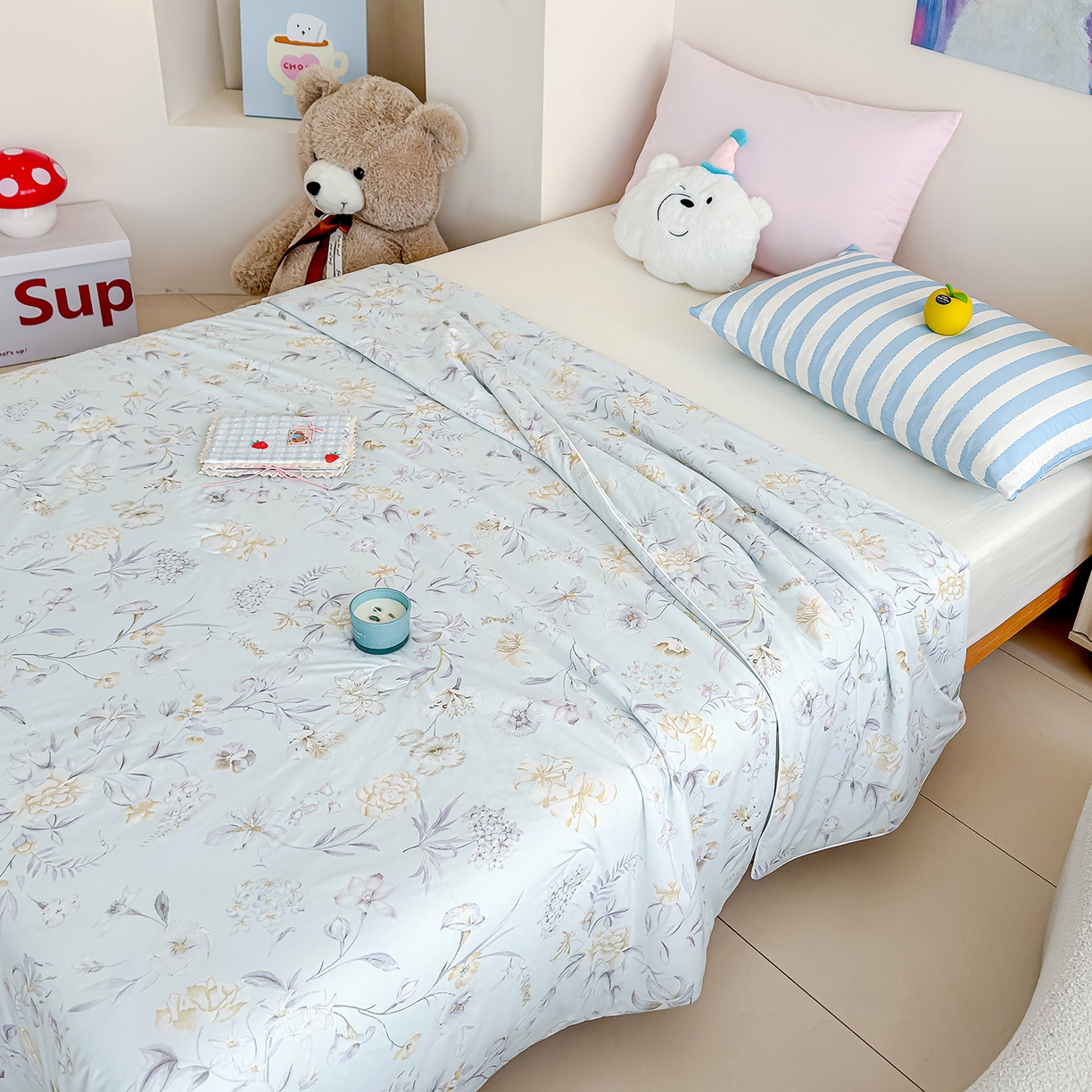 91家纺网 家纺一手货源 找家纺 芯恋家居 2026年新款小冰川凉感夏被冰皮凉感印花夏被凉感丝夏被（四周踩棉工艺） 雾里寻花