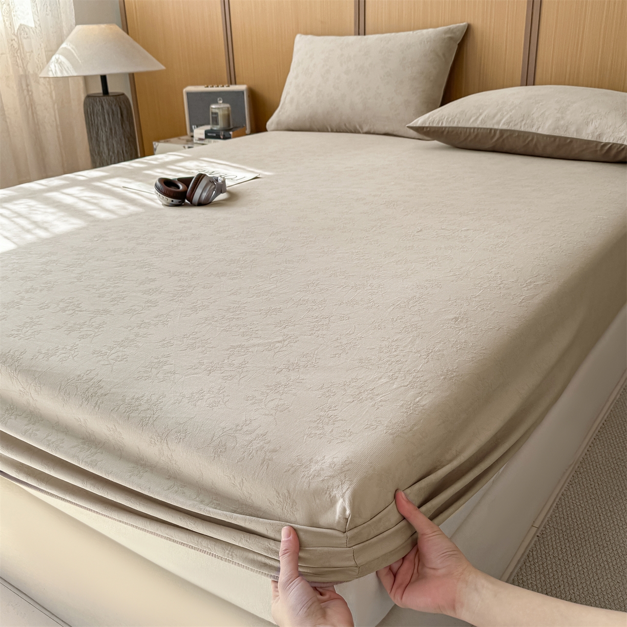 91家纺网 家纺一手货源 找家纺 灰鲸 2026新款全棉纯棉三层纱色织提花床笠单品床笠床笠单件 花影-可可奶咖