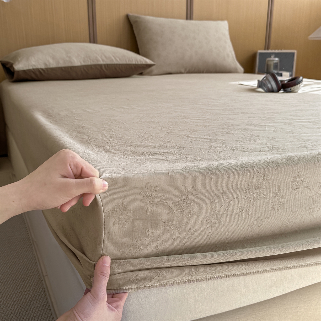 91家纺网 家纺一手货源 找家纺 灰鲸 2026新款全棉纯棉三层纱色织提花床笠单品床笠床笠单件 花影-可可奶咖