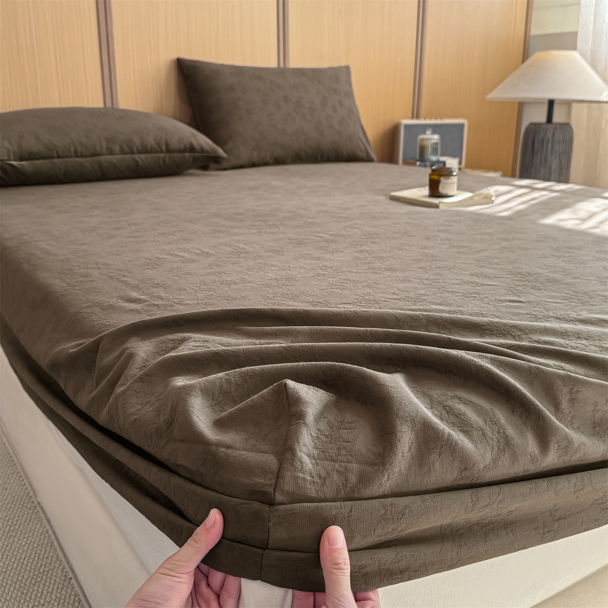 91家纺网 家纺一手货源 找家纺 灰鲸 2026新款全棉纯棉三层纱色织提花床笠单品床笠床笠单件 花影-摩卡