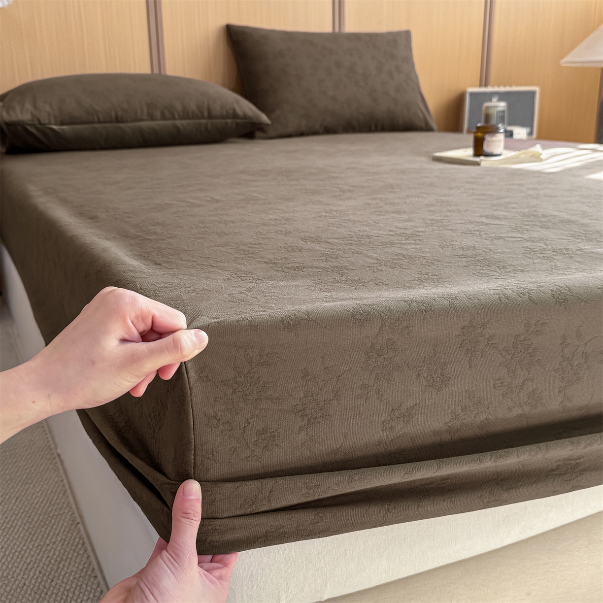 91家纺网 家纺一手货源 找家纺 灰鲸 2026新款全棉纯棉三层纱色织提花床笠单品床笠床笠单件 花影-摩卡