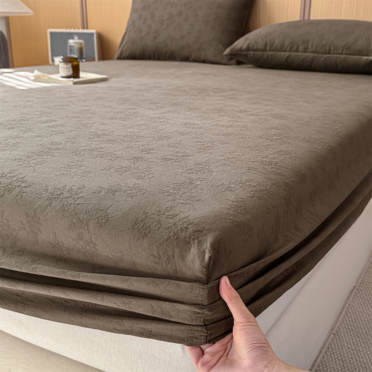 91家纺网 家纺一手货源 找家纺 灰鲸 2026新款全棉纯棉三层纱色织提花床笠单品床笠床笠单件 花影-摩卡