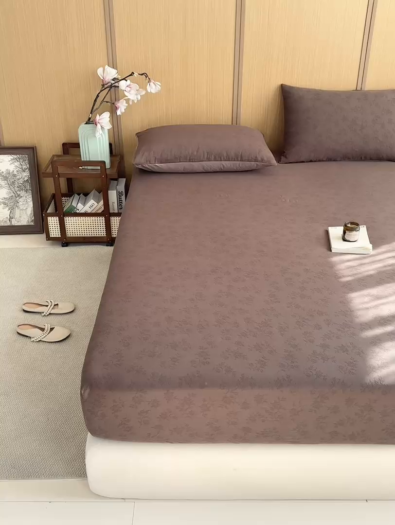 91家纺网 家纺一手货源 找家纺 灰鲸 2026新款全棉纯棉三层纱色织提花床笠单品床笠床笠单件 花影-摩卡