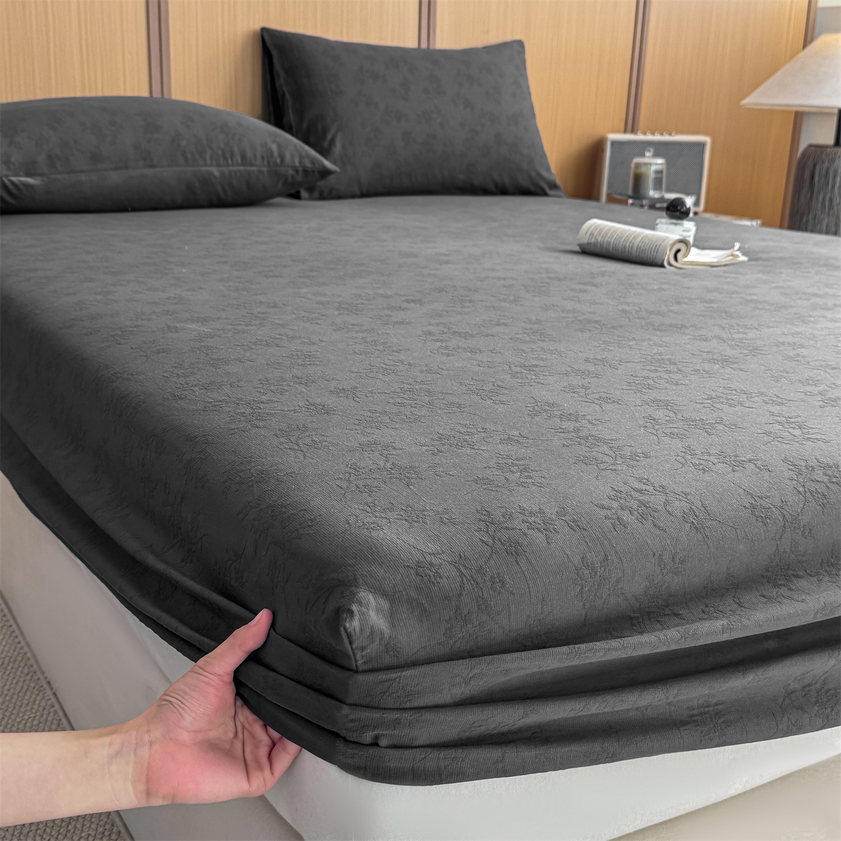 91家纺网 家纺一手货源 找家纺 灰鲸 2026新款全棉纯棉三层纱色织提花床笠单品床笠床笠单件 花影-素墨