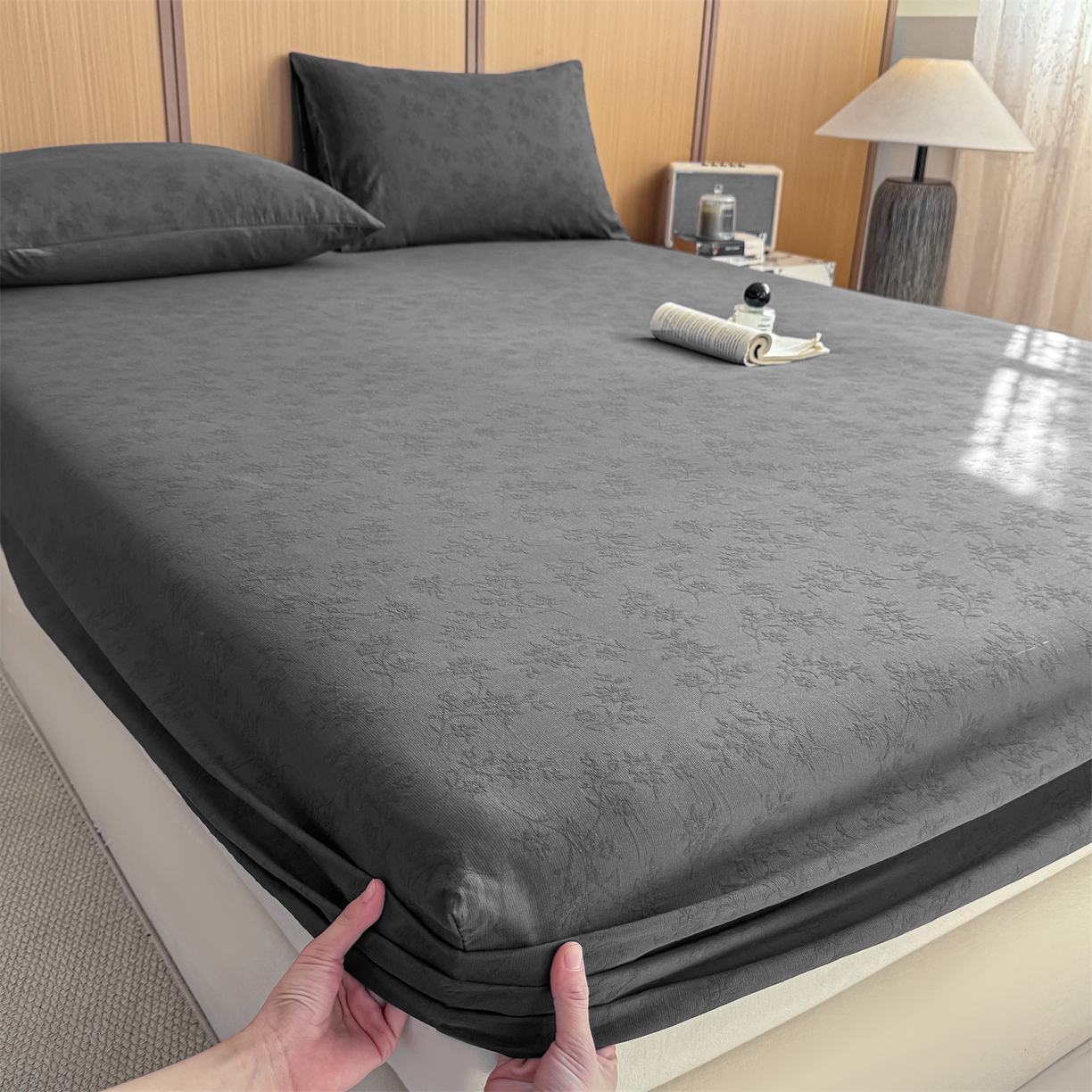 91家纺网 家纺一手货源 找家纺 灰鲸 2026新款全棉纯棉三层纱色织提花床笠单品床笠床笠单件 花影-素墨