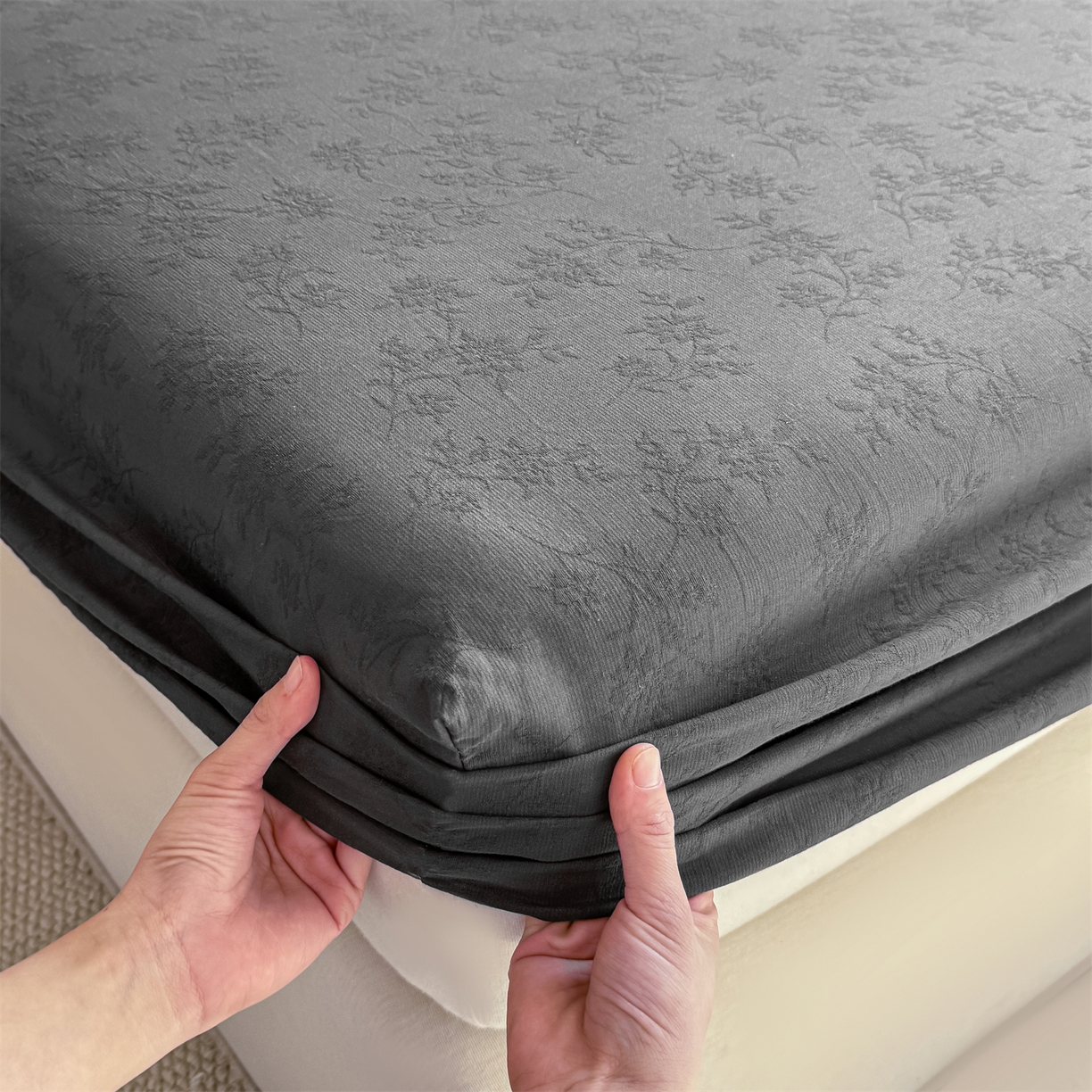 91家纺网 家纺一手货源 找家纺 灰鲸 2026新款全棉纯棉三层纱色织提花床笠单品床笠床笠单件 花影-素墨