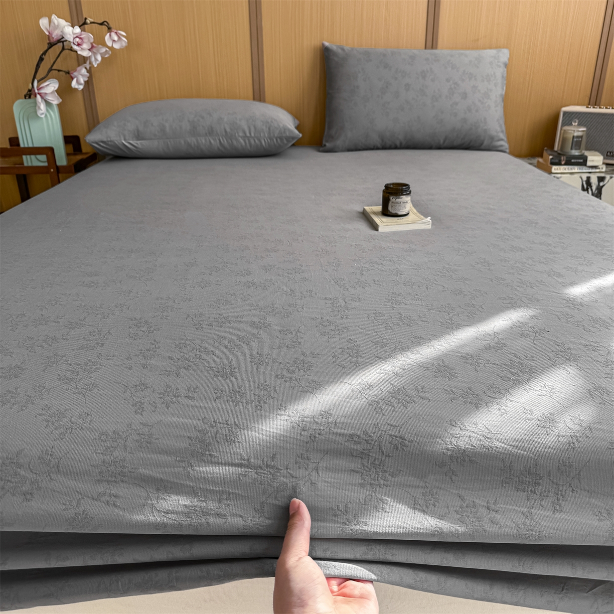 91家纺网 家纺一手货源 找家纺 灰鲸 2026新款全棉纯棉三层纱色织提花床笠单品床笠床笠单件 花影-雾灰