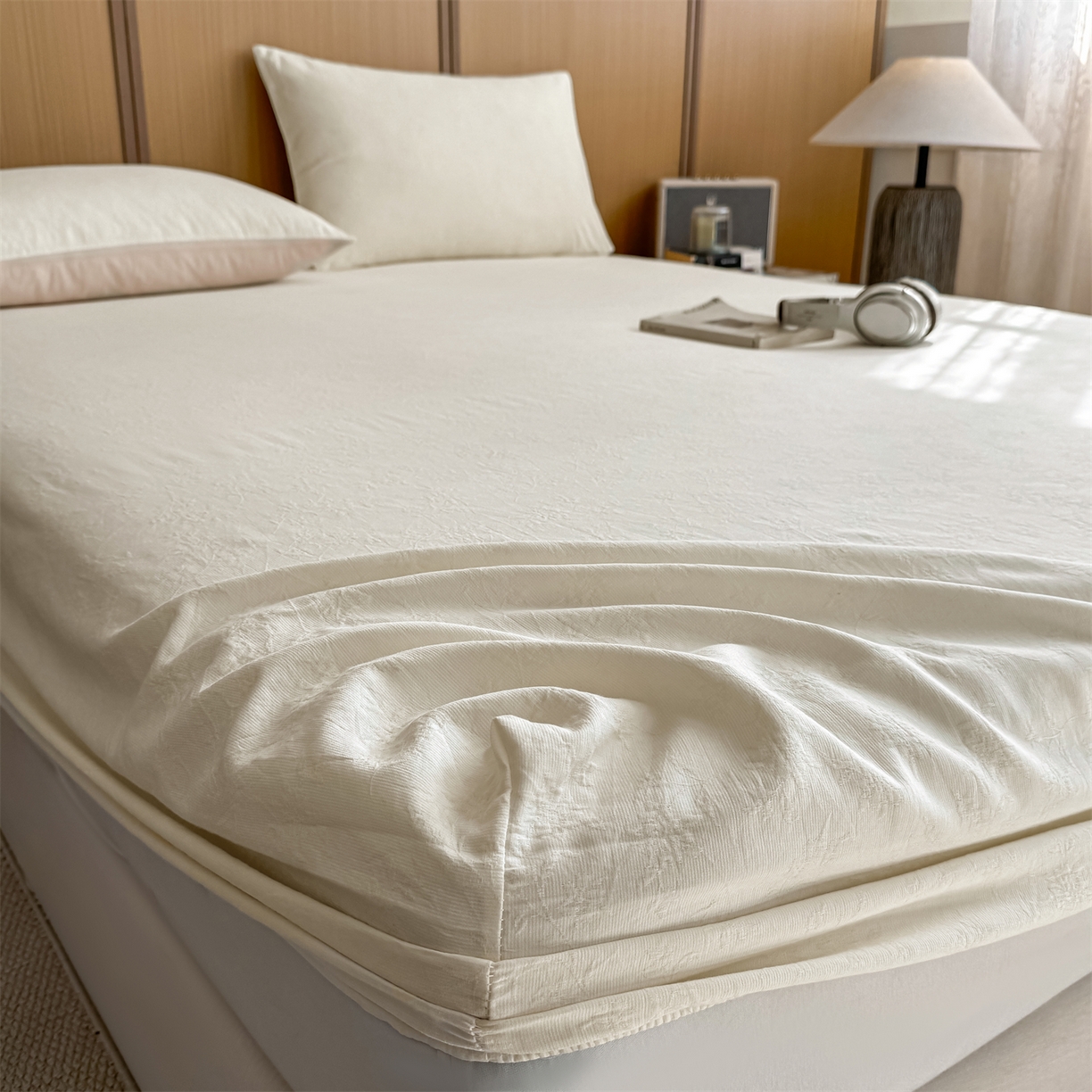 91家纺网 家纺一手货源 找家纺 灰鲸 2026新款全棉纯棉三层纱色织提花床笠单品床笠床笠单件 花影-杏仁奶霜