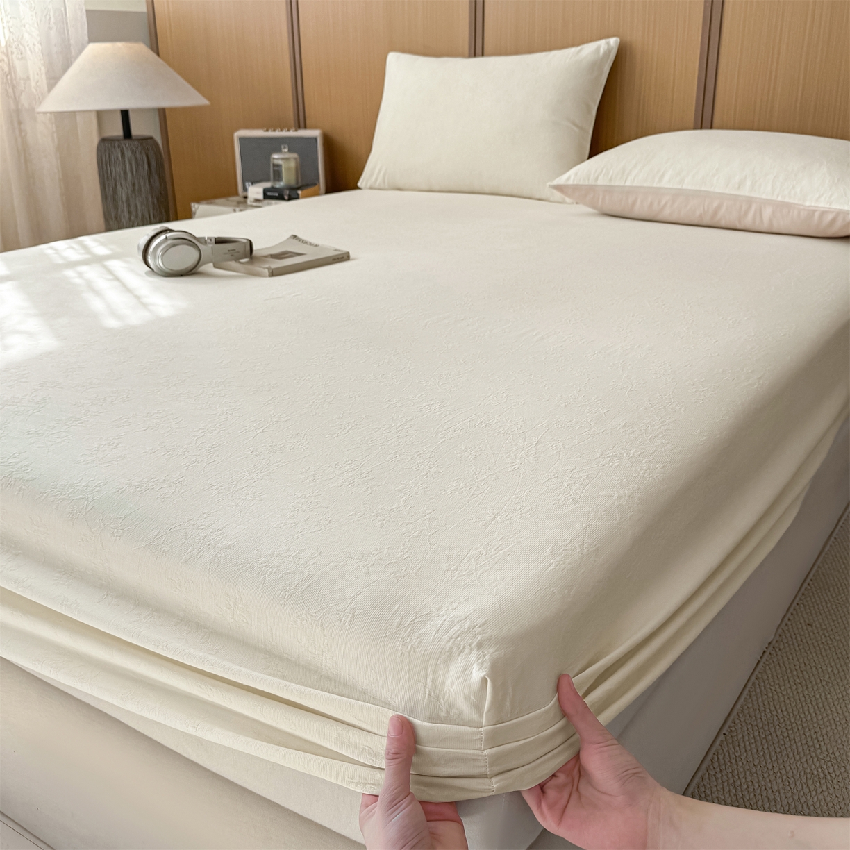 91家纺网 家纺一手货源 找家纺 灰鲸 2026新款全棉纯棉三层纱色织提花床笠单品床笠床笠单件 花影-杏仁奶霜