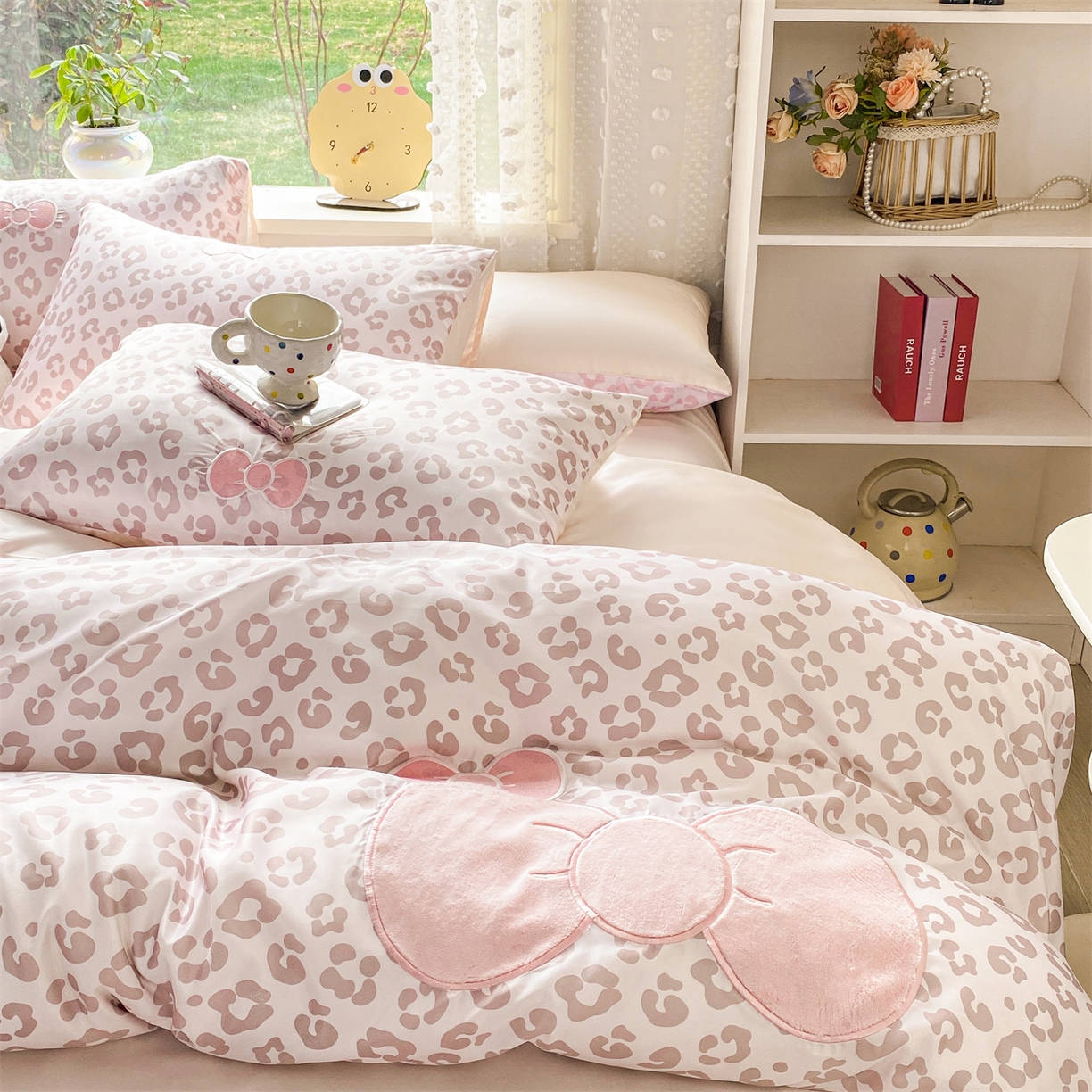 91家纺网 家纺一手货源 找家纺 绒棉世家 2026新款水洗真丝天丝专版贴布绣四件套 蝴蝶结