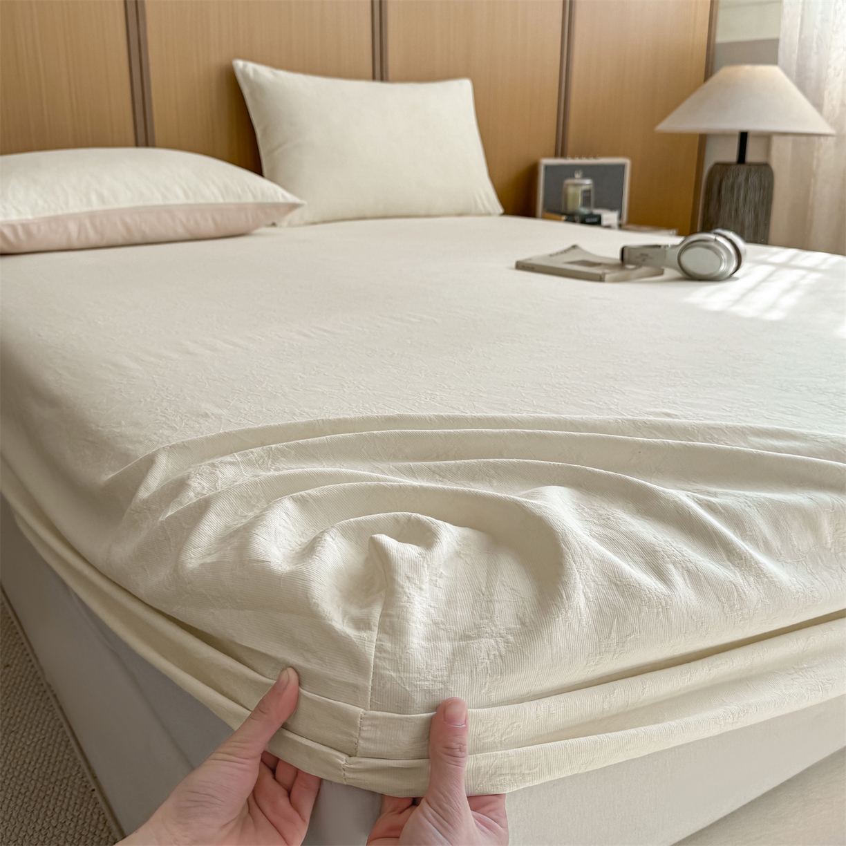 91家纺网 家纺一手货源 找家纺 灰鲸 2026新款全棉纯棉三层纱色织提花床笠单品床笠床笠单件 花影-杏仁奶霜