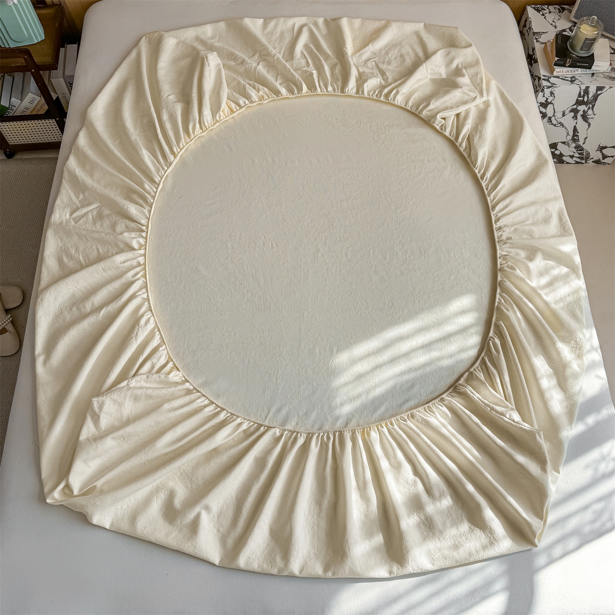 91家纺网 家纺一手货源 找家纺 灰鲸 2026新款全棉纯棉三层纱色织提花床笠单品床笠床笠单件 花影-杏仁奶霜